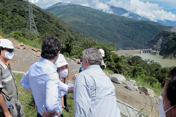 Visita presidente Iván Duque proyecto eléctrico Ituango
Visita presidente Iván Duque a proyecto eléctrico Ituango.
Fecha: 13 Noviembre 2020.
Para descargar esta fotografía en alta resolución, haga clic sobre la imagen hasta que la misma se despliegue en la pantalla completa; luego dé clic derecho y elija la opción "guardar imagen como". 
En caso de publicación por cualquier medio, solicitamos acompañarla del crédito: "Foto EPM"
Palabras clave: Visita presidente Iván Duque proyecto eléctrico Ituango