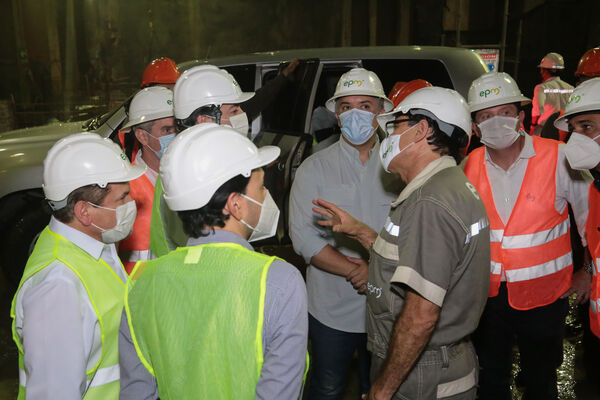 Visita presidente Iván Duque proyecto eléctrico Ituango
Visita presidente Iván Duque a proyecto eléctrico Ituango.
Fecha: 13 Noviembre 2020.
Para descargar esta fotografía en alta resolución, haga clic sobre la imagen hasta que la misma se despliegue en la pantalla completa; luego dé clic derecho y elija la opción "guardar imagen como". 
En caso de publicación por cualquier medio, solicitamos acompañarla del crédito: "Foto EPM"
Palabras clave: Visita presidente Iván Duque proyecto eléctrico Ituango