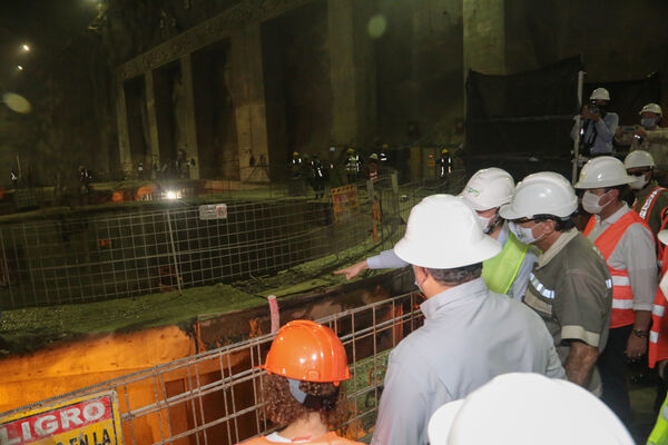 Visita presidente Iván Duque proyecto eléctrico Ituango
Visita presidente Iván Duque a proyecto eléctrico Ituango.
Fecha: 13 Noviembre 2020.
Para descargar esta fotografía en alta resolución, haga clic sobre la imagen hasta que la misma se despliegue en la pantalla completa; luego dé clic derecho y elija la opción "guardar imagen como". 
En caso de publicación por cualquier medio, solicitamos acompañarla del crédito: "Foto EPM"
Palabras clave: Visita presidente Iván Duque proyecto eléctrico Ituango