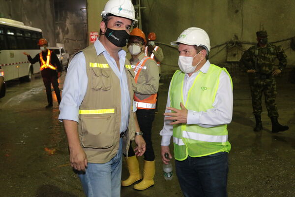 Visita presidente Iván Duque proyecto eléctrico Ituango
Visita presidente Iván Duque a proyecto eléctrico Ituango.
Fecha: 13 Noviembre 2020.
Para descargar esta fotografía en alta resolución, haga clic sobre la imagen hasta que la misma se despliegue en la pantalla completa; luego dé clic derecho y elija la opción "guardar imagen como". 
En caso de publicación por cualquier medio, solicitamos acompañarla del crédito: "Foto EPM"
Palabras clave: Visita presidente Iván Duque proyecto eléctrico Ituango