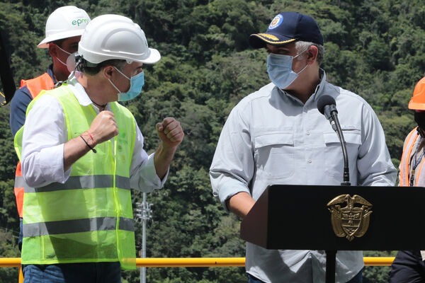 Visita presidente Iván Duque proyecto eléctrico Ituango
Visita presidente Iván Duque a proyecto eléctrico Ituango.
Fecha: 13 Noviembre 2020.
Para descargar esta fotografía en alta resolución, haga clic sobre la imagen hasta que la misma se despliegue en la pantalla completa; luego dé clic derecho y elija la opción "guardar imagen como". 
En caso de publicación por cualquier medio, solicitamos acompañarla del crédito: "Foto EPM"
Palabras clave: Visita presidente Iván Duque proyecto eléctrico Ituango