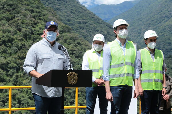 Visita presidente Iván Duque proyecto eléctrico Ituango
Visita presidente Iván Duque a proyecto eléctrico Ituango.
Fecha: 13 Noviembre 2020.
Para descargar esta fotografía en alta resolución, haga clic sobre la imagen hasta que la misma se despliegue en la pantalla completa; luego dé clic derecho y elija la opción "guardar imagen como". 
En caso de publicación por cualquier medio, solicitamos acompañarla del crédito: "Foto EPM"
Palabras clave: Visita presidente Iván Duque proyecto eléctrico Ituango