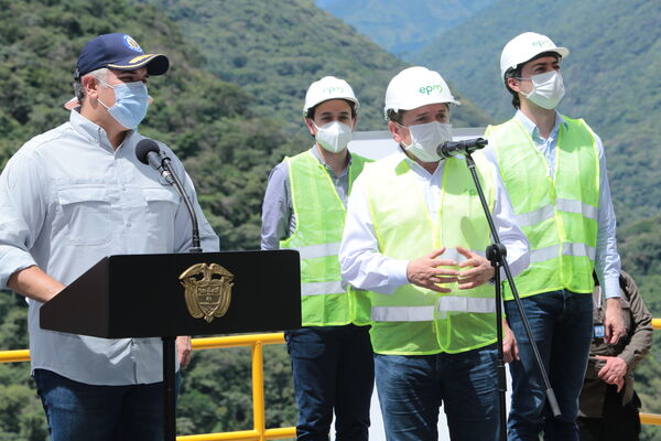 Visita presidente Iván Duque proyecto eléctrico Ituango
Visita presidente Iván Duque a proyecto eléctrico Ituango.
Fecha: 13 Noviembre 2020.
Para descargar esta fotografía en alta resolución, haga clic sobre la imagen hasta que la misma se despliegue en la pantalla completa; luego dé clic derecho y elija la opción "guardar imagen como". 
En caso de publicación por cualquier medio, solicitamos acompañarla del crédito: "Foto EPM"
Palabras clave: Visita presidente Iván Duque proyecto eléctrico Ituango