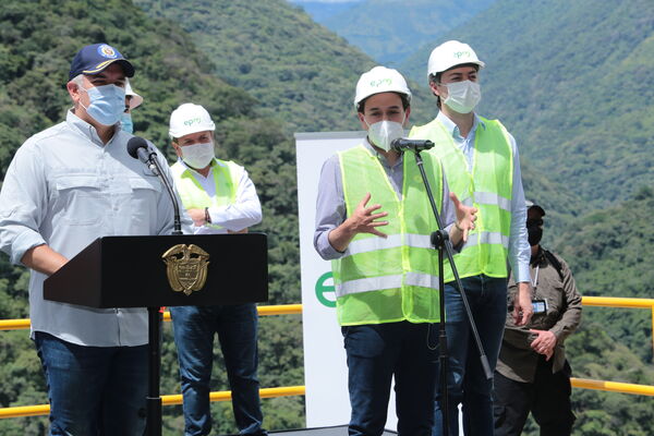 Visita presidente Iván Duque proyecto eléctrico Ituango
Visita presidente Iván Duque a proyecto eléctrico Ituango.
Fecha: 13 Noviembre 2020.
Para descargar esta fotografía en alta resolución, haga clic sobre la imagen hasta que la misma se despliegue en la pantalla completa; luego dé clic derecho y elija la opción "guardar imagen como". 
En caso de publicación por cualquier medio, solicitamos acompañarla del crédito: "Foto EPM"
Palabras clave: Visita presidente Iván Duque proyecto eléctrico Ituango