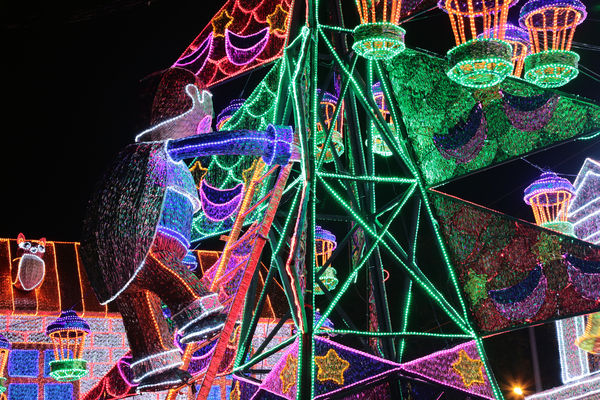 Alumbrado Navideño 2015
Alumbrado Navideño 2015
Fecha: Noviembre 17 de 2015. 
Para descargar esta fotografía en alta resolución, haga clic sobre la imagen hasta que la misma se despliegue en la pantalla completa; luego dé clic derecho y elija la opción "guardar imagen como". 
En caso de publicación por cualquier medio, solicitamos acompañarla del crédito: "Foto EPM"
Palabras clave: Alumbrado Navideño 2015