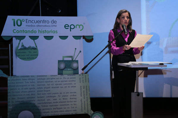 Encuentro de Medios Alternativos 
Encuentro de Medios Alternativos 
Fecha: Noviembre 20 de 2014
Para descargar esta fotografía en alta resolución, haga clic sobre la imagen hasta que la misma se despliegue en la pantalla completa; luego dé clic derecho y elija la opción "guardar imagen como". 
En caso de publicación por cualquier medio, solicitamos acompañarla del crédito: "Foto EPM"
Palabras clave: Encuentro Medios Alternativos