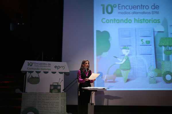 Encuentro de Medios Alternativos 
Encuentro de Medios Alternativos 
Fecha: Noviembre 20 de 2014
Para descargar esta fotografía en alta resolución, haga clic sobre la imagen hasta que la misma se despliegue en la pantalla completa; luego dé clic derecho y elija la opción "guardar imagen como". 
En caso de publicación por cualquier medio, solicitamos acompañarla del crédito: "Foto EPM"
Palabras clave: Encuentro Medios Alternativos
