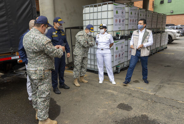 Donación tanques Agua San Andrés Isla
Donación tanques Agua a San Andrés Isla
Fecha: 23 Noviembre 2020
Para descargar esta fotografía en alta resolución, haga clic sobre la imagen hasta que la misma se despliegue en la pantalla completa; luego dé clic derecho y elija la opción "guardar imagen como". 
En caso de publicación por cualquier medio, solicitamos acompañarla del crédito: "Foto EPM"
Palabras clave: Donación tanques Agua San Andrés Isla