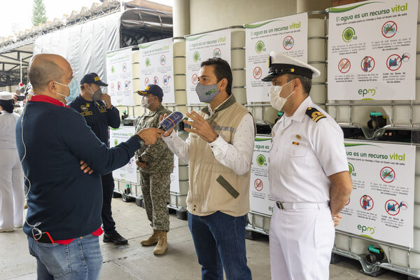 Donación tanques Agua San Andrés Isla
Donación tanques Agua a San Andrés Isla
Fecha: 23 Noviembre 2020
Para descargar esta fotografía en alta resolución, haga clic sobre la imagen hasta que la misma se despliegue en la pantalla completa; luego dé clic derecho y elija la opción "guardar imagen como". 
En caso de publicación por cualquier medio, solicitamos acompañarla del crédito: "Foto EPM"
Palabras clave: Donación tanques Agua San Andrés Isla
