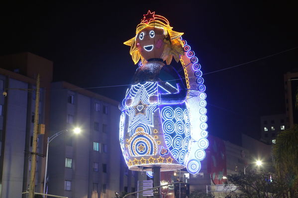 Ensayo del Alumbrado Navideño
Ensayo del Alumbrado Navideño
Fecha: Noviembre 25 de 2016
Para descargar esta fotografía en alta resolución, haga clic sobre la imagen hasta que la misma se despliegue en la pantalla completa; luego dé clic derecho y elija la opción "guardar imagen como". 
En caso de publicación por cualquier medio, solicitamos acompañarla del crédito: "Foto EPM"
Palabras clave: Ensayo Alumbrado Navideño