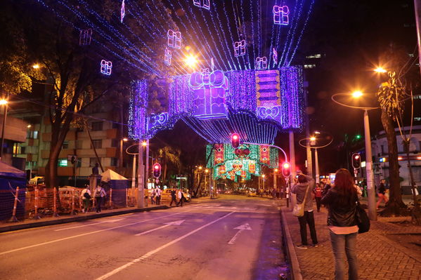 Ensayo del Alumbrado Navideño
Ensayo del Alumbrado Navideño
Fecha: Noviembre 25 de 2016
Para descargar esta fotografía en alta resolución, haga clic sobre la imagen hasta que la misma se despliegue en la pantalla completa; luego dé clic derecho y elija la opción "guardar imagen como". 
En caso de publicación por cualquier medio, solicitamos acompañarla del crédito: "Foto EPM"
Palabras clave: Ensayo Alumbrado Navideño