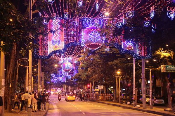 Ensayo del Alumbrado Navideño
Ensayo del Alumbrado Navideño
Fecha: Noviembre 25 de 2016
Para descargar esta fotografía en alta resolución, haga clic sobre la imagen hasta que la misma se despliegue en la pantalla completa; luego dé clic derecho y elija la opción "guardar imagen como". 
En caso de publicación por cualquier medio, solicitamos acompañarla del crédito: "Foto EPM"
Palabras clave: Ensayo Alumbrado Navideño