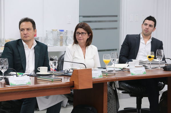 Empalme EPM 2020
Empalme EPM 2020. 
Fecha: 25 Noviembre 2019. Fotografía: Fotoeditores.
Para descargar esta fotografía en alta resolución, haga clic sobre la imagen hasta que la misma se despliegue en la pantalla completa; luego dé clic derecho y elija la opción "guardar imagen como". 
En caso de publicación por cualquier medio, solicitamos acompañarla del crédito: "Foto EPM"
Palabras clave: Empalme EPM 2020
