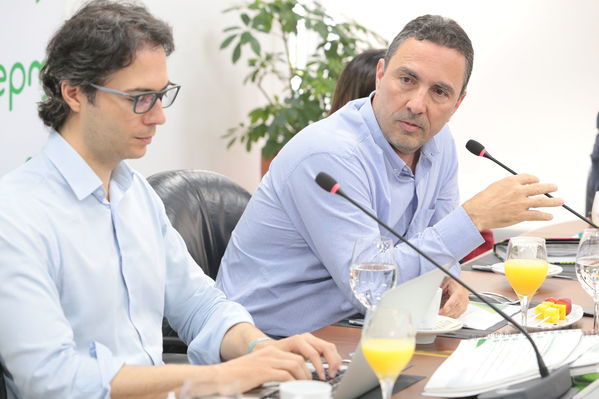Empalme EPM 2020
Empalme EPM 2020. 
Fecha: 25 Noviembre 2019. Fotografía: Fotoeditores.
Para descargar esta fotografía en alta resolución, haga clic sobre la imagen hasta que la misma se despliegue en la pantalla completa; luego dé clic derecho y elija la opción "guardar imagen como". 
En caso de publicación por cualquier medio, solicitamos acompañarla del crédito: "Foto EPM"
Palabras clave: Empalme EPM 2020