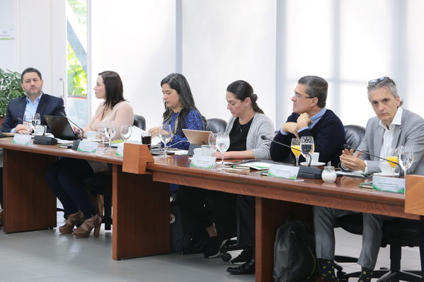Empalme EPM 2020
Empalme EPM 2020. 
Fecha: 25 Noviembre 2019. Fotografía: Fotoeditores.
Para descargar esta fotografía en alta resolución, haga clic sobre la imagen hasta que la misma se despliegue en la pantalla completa; luego dé clic derecho y elija la opción "guardar imagen como". 
En caso de publicación por cualquier medio, solicitamos acompañarla del crédito: "Foto EPM"
Palabras clave: Empalme EPM 2020