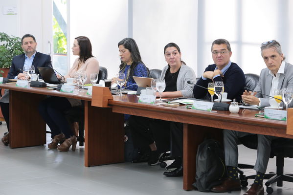 Empalme EPM 2020
Empalme EPM 2020. 
Fecha: 25 Noviembre 2019. Fotografía: Fotoeditores.
Para descargar esta fotografía en alta resolución, haga clic sobre la imagen hasta que la misma se despliegue en la pantalla completa; luego dé clic derecho y elija la opción "guardar imagen como". 
En caso de publicación por cualquier medio, solicitamos acompañarla del crédito: "Foto EPM"
Palabras clave: Empalme EPM 2020