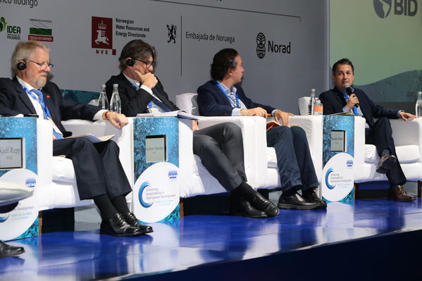 Conferencia anual ICH 2017
Conferencia anual ICH 2017
Fecha: Noviembre 28 de 2017
Para descargar esta fotografía en alta resolución, haga clic sobre la imagen hasta que la misma se despliegue en la pantalla completa; luego dé clic derecho y elija la opción "guardar imagen como". 
En caso de publicación por cualquier medio, solicitamos acompañarla del crédito: "Foto EPM"
Palabras clave: Conferencia anual ICH 2017