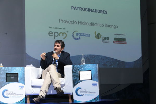 Conferencia anual ICH 2017
Conferencia anual ICH 2017
Fecha: Noviembre 28 de 2017
Para descargar esta fotografía en alta resolución, haga clic sobre la imagen hasta que la misma se despliegue en la pantalla completa; luego dé clic derecho y elija la opción "guardar imagen como". 
En caso de publicación por cualquier medio, solicitamos acompañarla del crédito: "Foto EPM"
Palabras clave: Conferencia anual ICH 2017