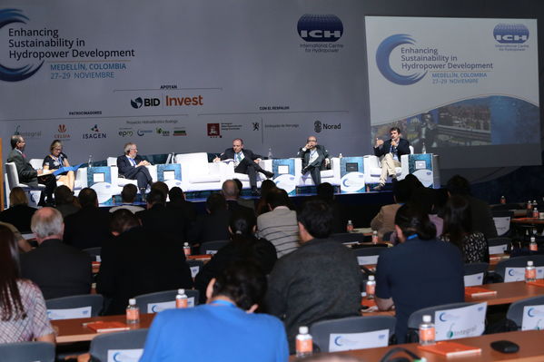 Conferencia anual ICH 2017
Conferencia anual ICH 2017
Fecha: Noviembre 28 de 2017
Para descargar esta fotografía en alta resolución, haga clic sobre la imagen hasta que la misma se despliegue en la pantalla completa; luego dé clic derecho y elija la opción "guardar imagen como". 
En caso de publicación por cualquier medio, solicitamos acompañarla del crédito: "Foto EPM"
Palabras clave: Conferencia anual ICH 2017