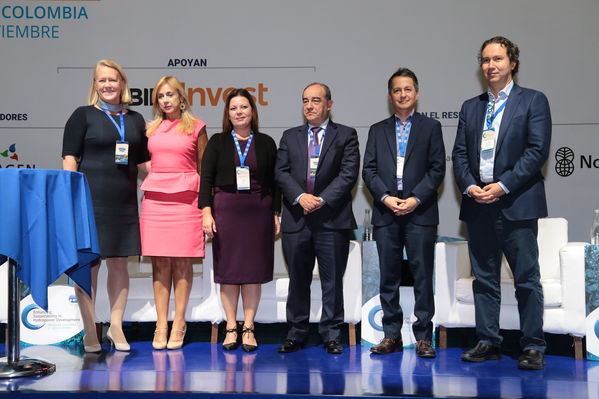 Conferencia anual ICH 2017
Conferencia anual ICH 2017
Fecha: Noviembre 28 de 2017
Para descargar esta fotografía en alta resolución, haga clic sobre la imagen hasta que la misma se despliegue en la pantalla completa; luego dé clic derecho y elija la opción "guardar imagen como". 
En caso de publicación por cualquier medio, solicitamos acompañarla del crédito: "Foto EPM"
