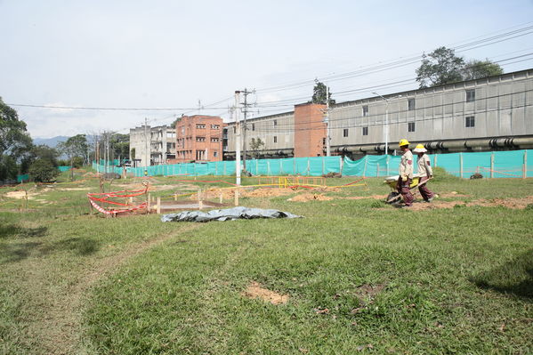 Modernización Planta Ayurá
Modernización Planta La Ayurá
Fecha: Noviembre 27 2019 
Para descargar esta fotografía en alta resolución, haga clic sobre la imagen hasta que la misma se despliegue en la pantalla completa; luego dé clic derecho y elija la opción "guardar imagen como". 
En caso de publicación por cualquier medio, solicitamos acompañarla del crédito: "Foto EPM"
Palabras clave: Modernización Planta Ayurá