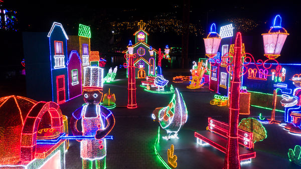 Encendido del Alumbrado Navideño 2019
Encendido del Alumbrado Navideño 2019
Fecha: Noviembre 28 2019.
Para descargar esta fotografía en alta resolución, haga clic sobre la imagen hasta que la misma se despliegue en la pantalla completa; luego dé clic derecho y elija la opción "guardar imagen como". 
En caso de publicación por cualquier medio, solicitamos acompañarla del crédito: "Foto EPM"
Palabras clave: Encendido del Alumbrado Navideño 2019