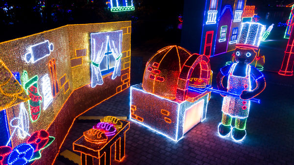 Encendido del Alumbrado Navideño 2019
Encendido del Alumbrado Navideño 2019
Fecha: Noviembre 28 2019.
Para descargar esta fotografía en alta resolución, haga clic sobre la imagen hasta que la misma se despliegue en la pantalla completa; luego dé clic derecho y elija la opción "guardar imagen como". 
En caso de publicación por cualquier medio, solicitamos acompañarla del crédito: "Foto EPM"
Palabras clave: Encendido del Alumbrado Navideño 2019