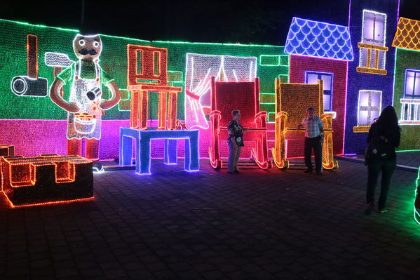 Encendido del Alumbrado Navideño 2019
Encendido del Alumbrado Navideño 2019
Fecha: Noviembre 28 2019.
Para descargar esta fotografía en alta resolución, haga clic sobre la imagen hasta que la misma se despliegue en la pantalla completa; luego dé clic derecho y elija la opción "guardar imagen como". 
En caso de publicación por cualquier medio, solicitamos acompañarla del crédito: "Foto EPM"
Palabras clave: Encendido del Alumbrado Navideño 2019