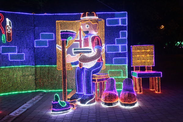 Encendido del Alumbrado Navideño 2019
Encendido del Alumbrado Navideño 2019
Fecha: Noviembre 28 2019.
Para descargar esta fotografía en alta resolución, haga clic sobre la imagen hasta que la misma se despliegue en la pantalla completa; luego dé clic derecho y elija la opción "guardar imagen como". 
En caso de publicación por cualquier medio, solicitamos acompañarla del crédito: "Foto EPM"
Palabras clave: Encendido del Alumbrado Navideño 2019