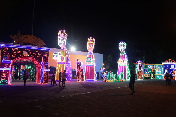 Encendido del Alumbrado Navideño 2019
Encendido del Alumbrado Navideño 2019
Fecha: Noviembre 28 2019.
Para descargar esta fotografía en alta resolución, haga clic sobre la imagen hasta que la misma se despliegue en la pantalla completa; luego dé clic derecho y elija la opción "guardar imagen como". 
En caso de publicación por cualquier medio, solicitamos acompañarla del crédito: "Foto EPM"
Palabras clave: Encendido del Alumbrado Navideño 2019