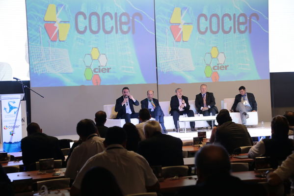 FISE 2017 Congreso CIER
FISE 2017
Fecha: Noviembre 30 de 2017
Para descargar esta fotografía en alta resolución, haga clic sobre la imagen hasta que la misma se despliegue en la pantalla completa; luego dé clic derecho y elija la opción "guardar imagen como". 
En caso de publicación por cualquier medio, solicitamos acompañarla del crédito: "Foto EPM"
Palabras clave: FISE 2017 Congreso CIER