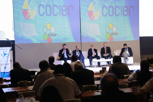 FISE 2017 Congreso CIER
FISE 2017
Fecha: Noviembre 30 de 2017
Para descargar esta fotografía en alta resolución, haga clic sobre la imagen hasta que la misma se despliegue en la pantalla completa; luego dé clic derecho y elija la opción "guardar imagen como". 
En caso de publicación por cualquier medio, solicitamos acompañarla del crédito: "Foto EPM"
Palabras clave: FISE 2017 Congreso CIER