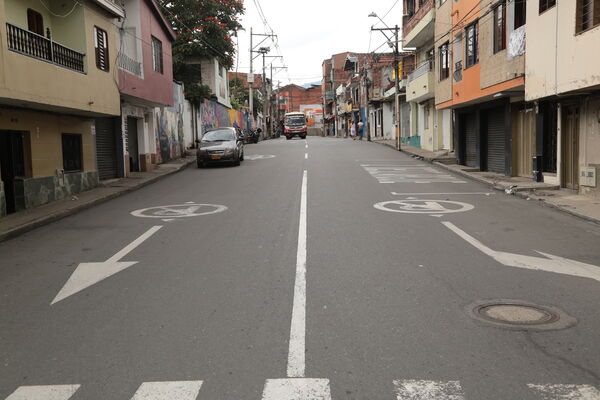 Avance Pavimentación 
Avance Pavimentación Copacabana. 
Fecha: 4 Noviembre 2020.
Para descargar esta fotografía en alta resolución, haga clic sobre la imagen hasta que la misma se despliegue en la pantalla completa; luego dé clic derecho y elija la opción "guardar imagen como". 
En caso de publicación por cualquier medio, solicitamos acompañarla del crédito: "Foto EPM"
Palabras clave: Avance Pavimentación