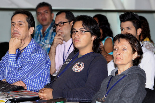 Encuentro de Medios Comunitarios y Ciudadanos UNE Grupo EPM
Encuentro de Medios Comunitarios y Ciudadanos UNE Grupo EPM
Fecha: Noviembre 7 de 2013. 
Para descargar esta fotografía en alta resolución, haga clic sobre la imagen hasta que la misma se despliegue en la pantalla completa; luego dé clic derecho y elija la opción "guardar imagen como". 
En caso de publicación por cualquier medio, solicitamos acompañarla del crédito: "Foto EPM"
Palabras clave: Encuentro Medios Comunitarios Ciudadanos UNE Grupo EPM