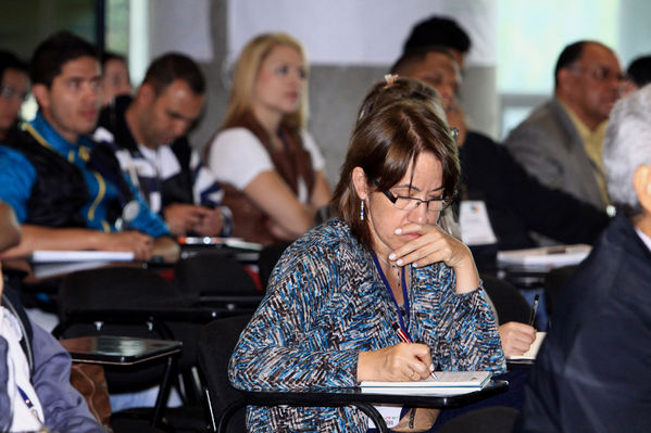 Encuentro de Medios Comunitarios y Ciudadanos UNE Grupo EPM
Encuentro de Medios Comunitarios y Ciudadanos UNE Grupo EPM
Fecha: Noviembre 7 de 2013. 
Para descargar esta fotografía en alta resolución, haga clic sobre la imagen hasta que la misma se despliegue en la pantalla completa; luego dé clic derecho y elija la opción "guardar imagen como". 
En caso de publicación por cualquier medio, solicitamos acompañarla del crédito: "Foto EPM"
Palabras clave: Encuentro Medios Comunitarios Ciudadanos UNE Grupo EPM