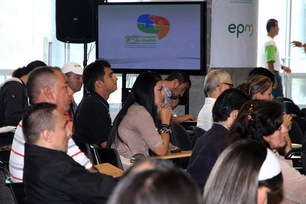 Encuentro de Medios Comunitarios y Ciudadanos UNE Grupo EPM
Encuentro de Medios Comunitarios y Ciudadanos UNE Grupo EPM
Fecha: Noviembre 7 de 2013. 
Para descargar esta fotografía en alta resolución, haga clic sobre la imagen hasta que la misma se despliegue en la pantalla completa; luego dé clic derecho y elija la opción "guardar imagen como". 
En caso de publicación por cualquier medio, solicitamos acompañarla del crédito: "Foto EPM"
Palabras clave: Encuentro Medios Comunitarios Ciudadanos UNE Grupo EPM