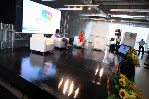 Encuentro de Medios Comunitarios y Ciudadanos UNE Grupo EPM
Encuentro de Medios Comunitarios y Ciudadanos UNE Grupo EPM
Fecha: Noviembre 7 de 2013. 
Para descargar esta fotografía en alta resolución, haga clic sobre la imagen hasta que la misma se despliegue en la pantalla completa; luego dé clic derecho y elija la opción "guardar imagen como". 
En caso de publicación por cualquier medio, solicitamos acompañarla del crédito: "Foto EPM"
Palabras clave: Encuentro Medios Comunitarios Ciudadanos UNE Grupo EPM