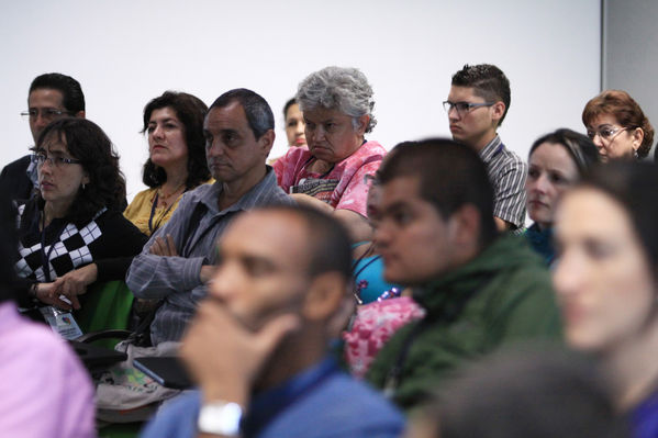 Encuentro de Medios Comunitarios y Ciudadanos UNE Grupo EPM
Encuentro de Medios Comunitarios y Ciudadanos UNE Grupo EPM
Fecha: Noviembre 7 de 2013. 
Para descargar esta fotografía en alta resolución, haga clic sobre la imagen hasta que la misma se despliegue en la pantalla completa; luego dé clic derecho y elija la opción "guardar imagen como". 
En caso de publicación por cualquier medio, solicitamos acompañarla del crédito: "Foto EPM"
Palabras clave: Encuentro Medios Comunitarios Ciudadanos UNE Grupo EPM