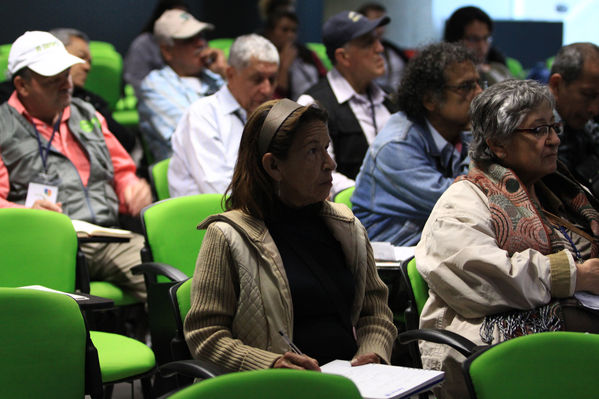 Encuentro de Medios Comunitarios y Ciudadanos UNE Grupo EPM
Encuentro de Medios Comunitarios y Ciudadanos UNE Grupo EPM
Fecha: Noviembre 7 de 2013. 
Para descargar esta fotografía en alta resolución, haga clic sobre la imagen hasta que la misma se despliegue en la pantalla completa; luego dé clic derecho y elija la opción "guardar imagen como". 
En caso de publicación por cualquier medio, solicitamos acompañarla del crédito: "Foto EPM"
Palabras clave: Encuentro Medios Comunitarios Ciudadanos UNE Grupo EPM