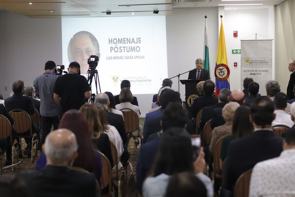 Reconocimiento SAI Aguas Claras
Reconocimiento SAI Aguas Claras
Fecha: Noviembre 11 2021
Para descargar esta fotografía en alta resolución, haga clic sobre la imagen hasta que la misma se despliegue en la pantalla completa; luego dé clic derecho y elija la opción "guardar imagen como". 
En caso de publicación por cualquier medio, solicitamos acompañarla del crédito: "Foto EPM"
Palabras clave: Reconocimiento SAI Aguas Claras