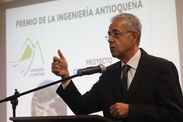 Reconocimiento SAI Aguas Claras
Reconocimiento SAI Aguas Claras
Fecha: Noviembre 11 2021
Para descargar esta fotografía en alta resolución, haga clic sobre la imagen hasta que la misma se despliegue en la pantalla completa; luego dé clic derecho y elija la opción "guardar imagen como". 
En caso de publicación por cualquier medio, solicitamos acompañarla del crédito: "Foto EPM"
Palabras clave: Reconocimiento SAI Aguas Claras