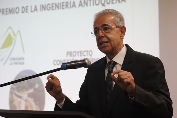 Reconocimiento SAI Aguas Claras
Reconocimiento SAI Aguas Claras
Fecha: Noviembre 11 2021
Para descargar esta fotografía en alta resolución, haga clic sobre la imagen hasta que la misma se despliegue en la pantalla completa; luego dé clic derecho y elija la opción "guardar imagen como". 
En caso de publicación por cualquier medio, solicitamos acompañarla del crédito: "Foto EPM"
Palabras clave: Reconocimiento SAI Aguas Claras