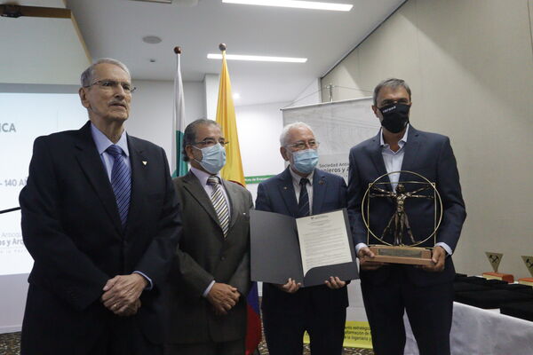 Reconocimiento SAI Aguas Claras
Reconocimiento SAI Aguas Claras
Fecha: Noviembre 11 2021
Para descargar esta fotografía en alta resolución, haga clic sobre la imagen hasta que la misma se despliegue en la pantalla completa; luego dé clic derecho y elija la opción "guardar imagen como". 
En caso de publicación por cualquier medio, solicitamos acompañarla del crédito: "Foto EPM"
Palabras clave: Reconocimiento SAI Aguas Claras