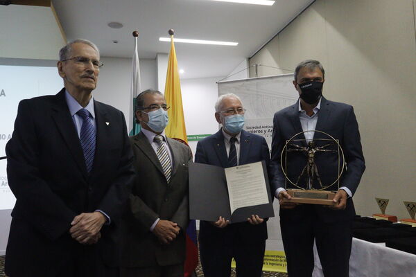 Reconocimiento SAI Aguas Claras
Reconocimiento SAI Aguas Claras
Fecha: Noviembre 11 2021
Para descargar esta fotografía en alta resolución, haga clic sobre la imagen hasta que la misma se despliegue en la pantalla completa; luego dé clic derecho y elija la opción "guardar imagen como". 
En caso de publicación por cualquier medio, solicitamos acompañarla del crédito: "Foto EPM"
Palabras clave: Reconocimiento SAI Aguas Claras