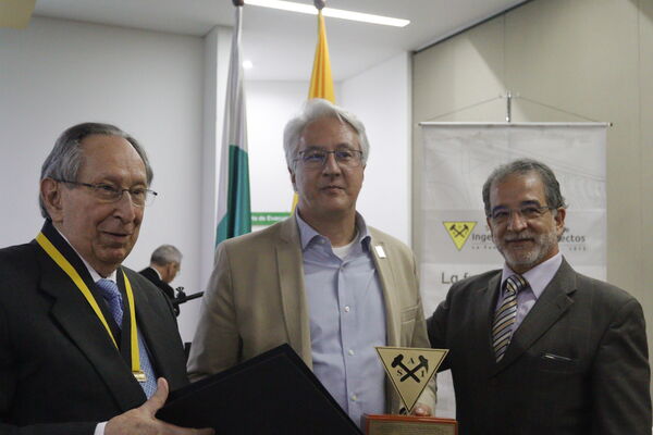 Reconocimiento SAI Aguas Claras
Reconocimiento SAI Aguas Claras
Fecha: Noviembre 11 2021
Para descargar esta fotografía en alta resolución, haga clic sobre la imagen hasta que la misma se despliegue en la pantalla completa; luego dé clic derecho y elija la opción "guardar imagen como". 
En caso de publicación por cualquier medio, solicitamos acompañarla del crédito: "Foto EPM"
Palabras clave: Reconocimiento SAI Aguas Claras