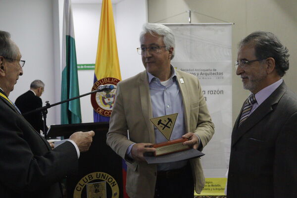 Reconocimiento SAI Aguas Claras
Reconocimiento SAI Aguas Claras
Fecha: Noviembre 11 2021
Para descargar esta fotografía en alta resolución, haga clic sobre la imagen hasta que la misma se despliegue en la pantalla completa; luego dé clic derecho y elija la opción "guardar imagen como". 
En caso de publicación por cualquier medio, solicitamos acompañarla del crédito: "Foto EPM"
Palabras clave: Reconocimiento SAI Aguas Claras