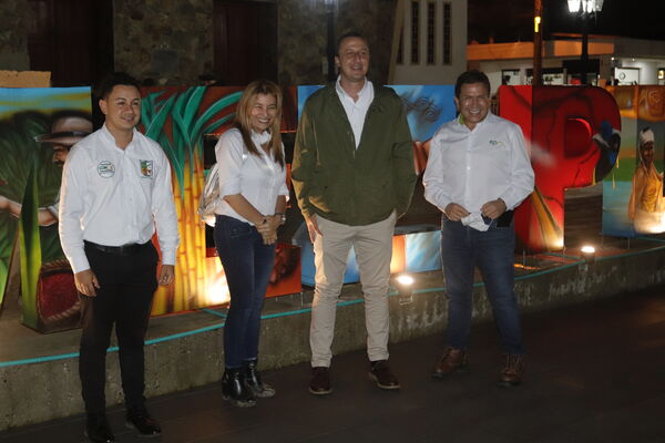 Visita Gerente EPM municipio Gómez Plata
Visita Gerente EPM municipio Gómez Plata.
Fecha: Noviembre 13 2020.
Para descargar esta fotografía en alta resolución, haga clic sobre la imagen hasta que la misma se despliegue en la pantalla completa; luego dé clic derecho y elija la opción "guardar imagen como". 
En caso de publicación por cualquier medio, solicitamos acompañarla del crédito: "Foto EPM"
Palabras clave: Visita Gerente EPM municipio Gómez Plata