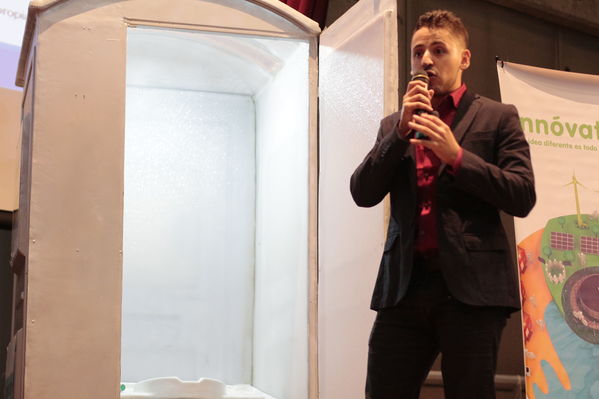 Ganadores innóvate 2019
Ganadores innóvate 2019.
Fecha: Noviembre 15 2019. 
Para descargar esta fotografía en alta resolución, haga clic sobre la imagen hasta que la misma se despliegue en la pantalla completa; luego dé clic derecho y elija la opción "guardar imagen como". 
En caso de publicación por cualquier medio, solicitamos acompañarla del crédito: "Foto EPM"
Palabras clave: Ganadores innóvate 2019