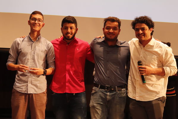 Ganadores innóvate 2019
Ganadores innóvate 2019.
Fecha: Noviembre 15 2019. 
Para descargar esta fotografía en alta resolución, haga clic sobre la imagen hasta que la misma se despliegue en la pantalla completa; luego dé clic derecho y elija la opción "guardar imagen como". 
En caso de publicación por cualquier medio, solicitamos acompañarla del crédito: "Foto EPM"
Palabras clave: Ganadores innóvate 2019