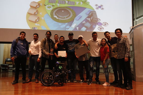Ganadores innóvate 2019
Ganadores innóvate 2019.
Fecha: Noviembre 15 2019. 
Para descargar esta fotografía en alta resolución, haga clic sobre la imagen hasta que la misma se despliegue en la pantalla completa; luego dé clic derecho y elija la opción "guardar imagen como". 
En caso de publicación por cualquier medio, solicitamos acompañarla del crédito: "Foto EPM"
Palabras clave: Ganadores innóvate 2019